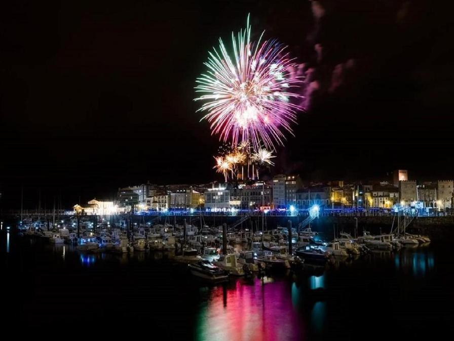 Brisas Del Norte Gijon Bagian luar foto