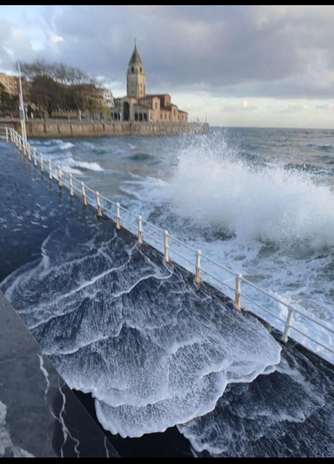 Brisas Del Norte Gijon Bagian luar foto